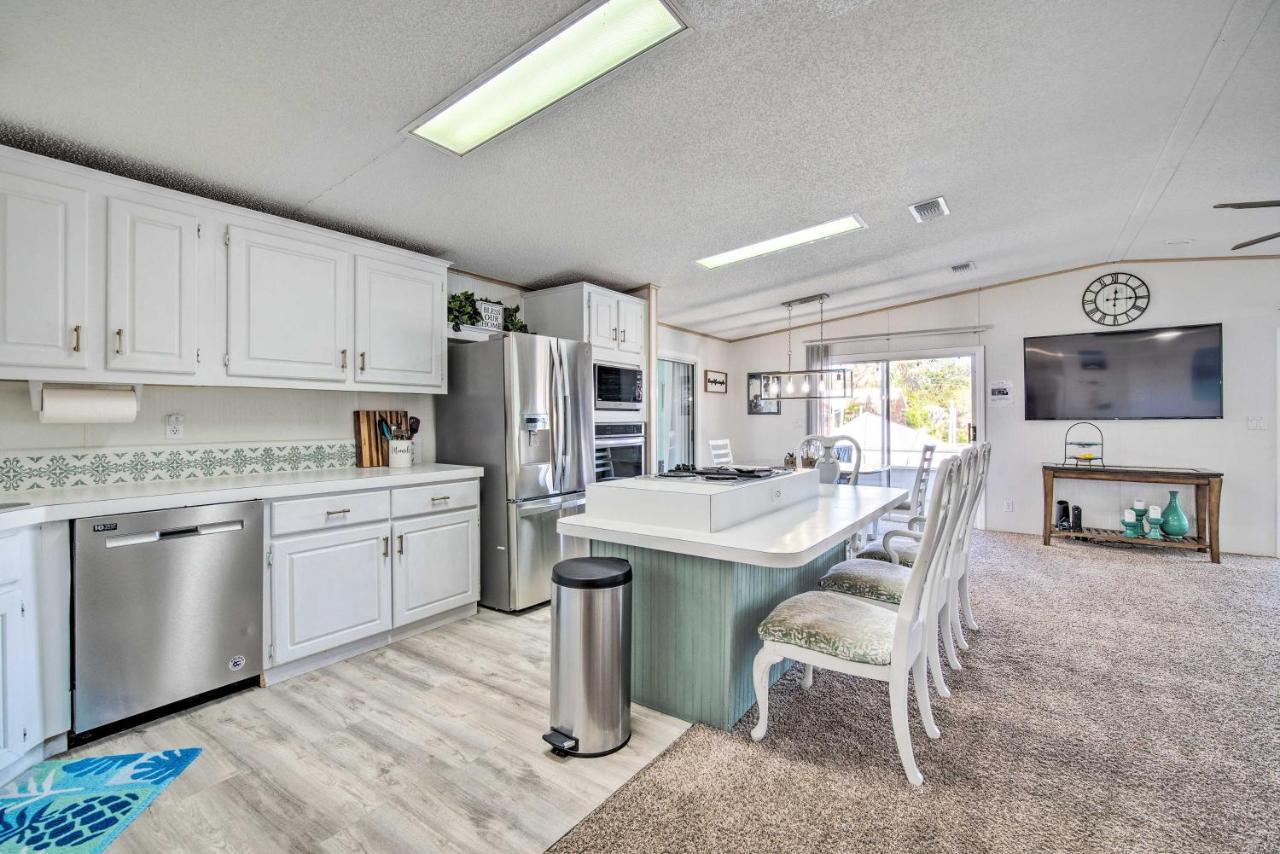 Retreat On The River With Boat Dock, Porch, And Grill! Homosassa Kültér fotó