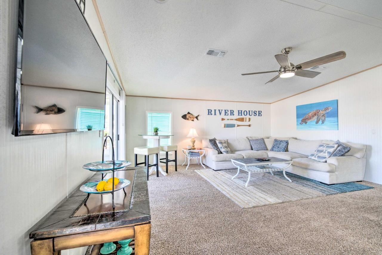 Retreat On The River With Boat Dock, Porch, And Grill! Homosassa Kültér fotó