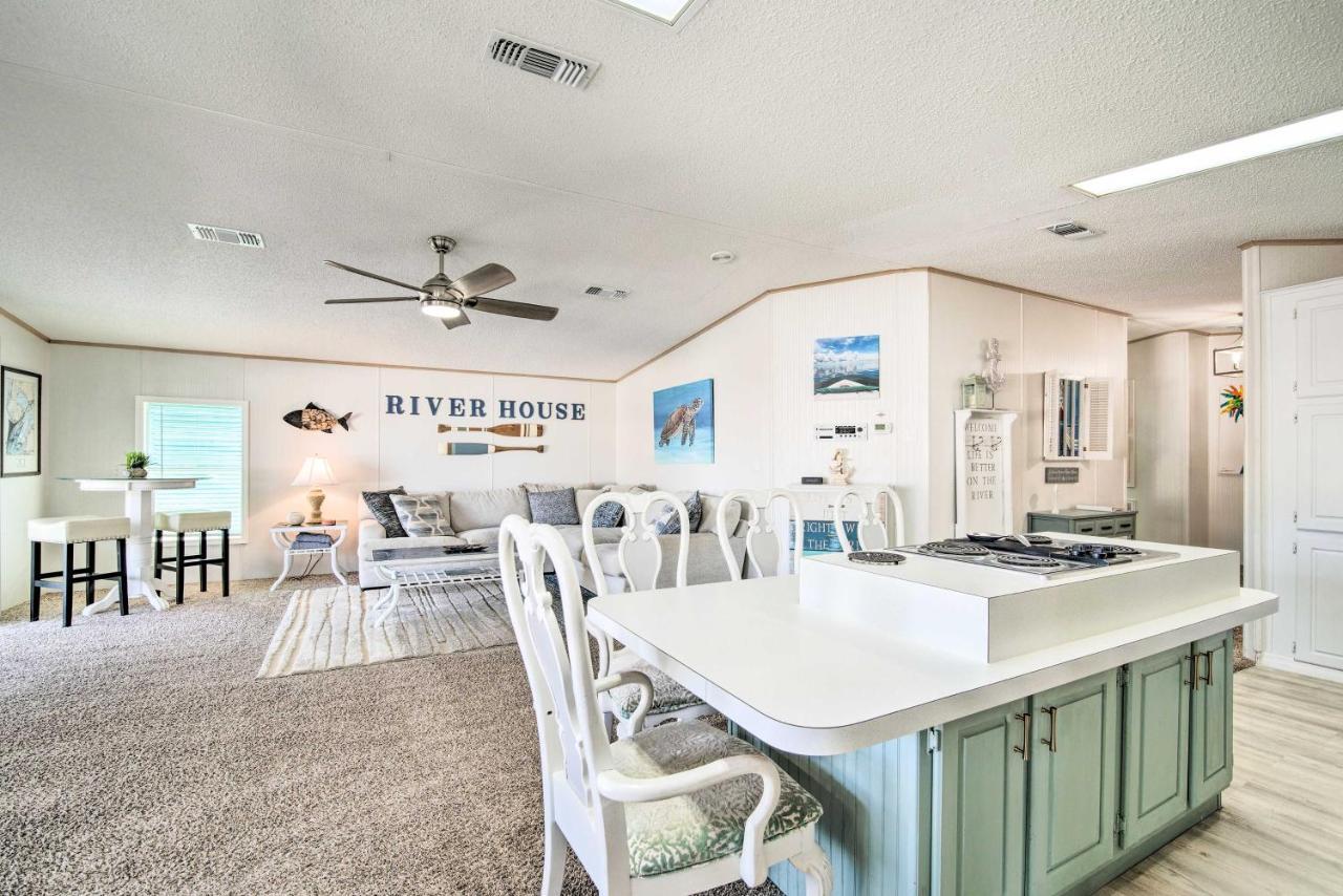 Retreat On The River With Boat Dock, Porch, And Grill! Homosassa Kültér fotó